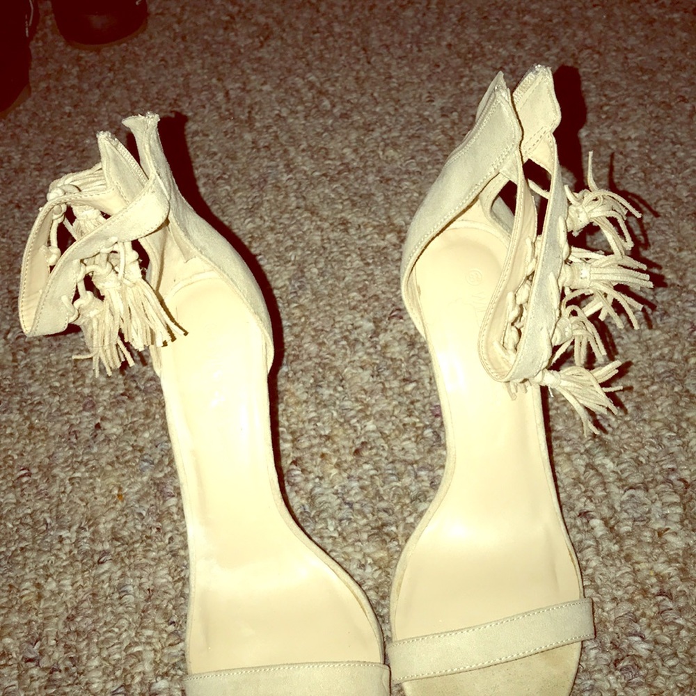 Nude Heels With Fringes